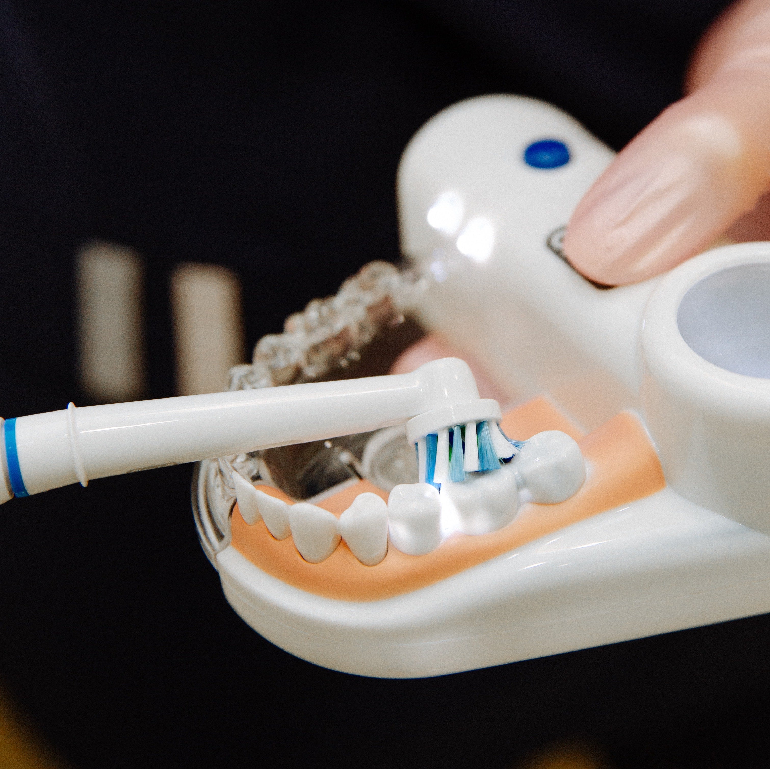 Do dentists recommend using an ultrasonic cleaner for my night guard? –  ZIMA DENTAL US